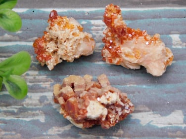 VANADINITE ROCK STONE LAPIDARY SPECIMEN