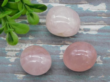 ROSE QUARTZ ROCK STONE LAPIDARY SPECIMEN