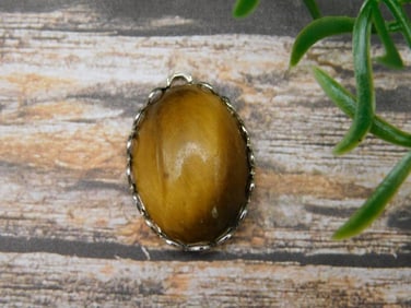 TIGERS EYE STONE PENDANT ROCK STONE LAPIDARY SPECIMEN