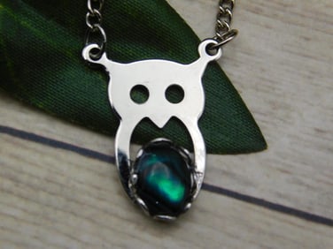 ABALONE OWL PENDANT NECKLACE ROCK STONE LAPIDARY SPECIMEN