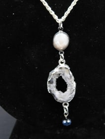 GEODE SLICE PENDANT ON CHAIN NECKLACE ROCK STONE LAPIDARY SPECIMEN