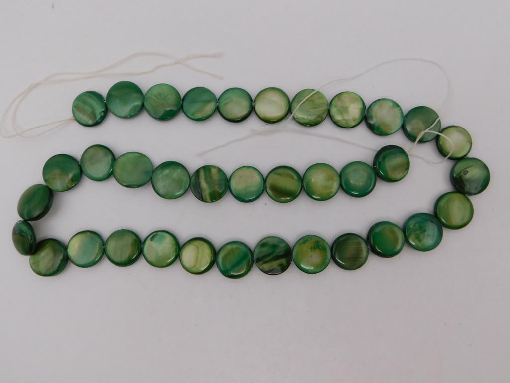 JADE BEADS ROCK STONE LAPIDARY SPECIMEN: JADE BEADS ROCK STONE LAPIDARY SPECIMEN