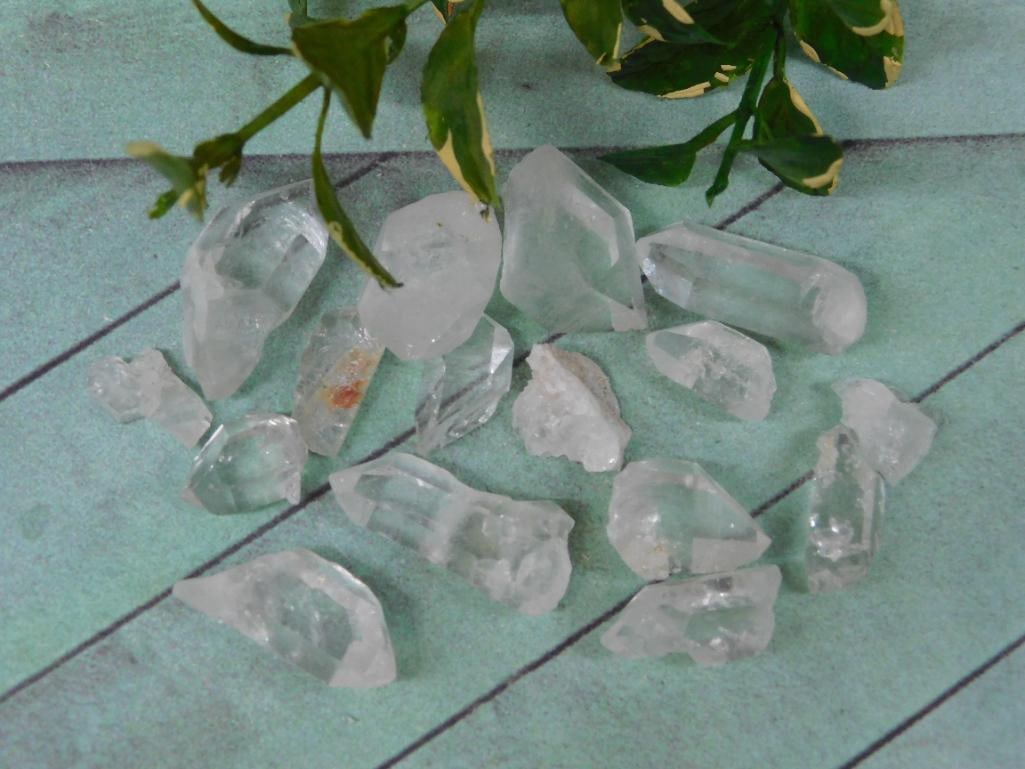 QUARTZ ROCK STONE LAPIDARY SPECIMEN (1 of 2)