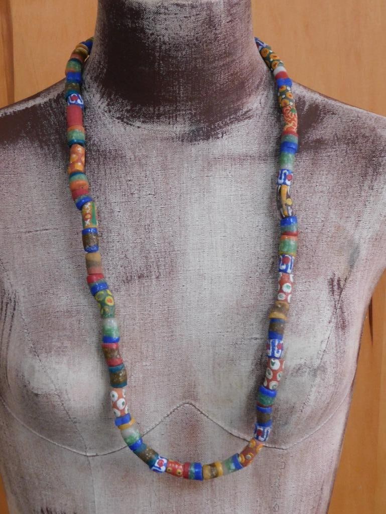 AFRICAN TRADE BEADS ROCK STONE LAPIDARY SPECIMEN: AFRICAN TRADE BEADS ROCK STONE LAPIDARY SPECIMEN