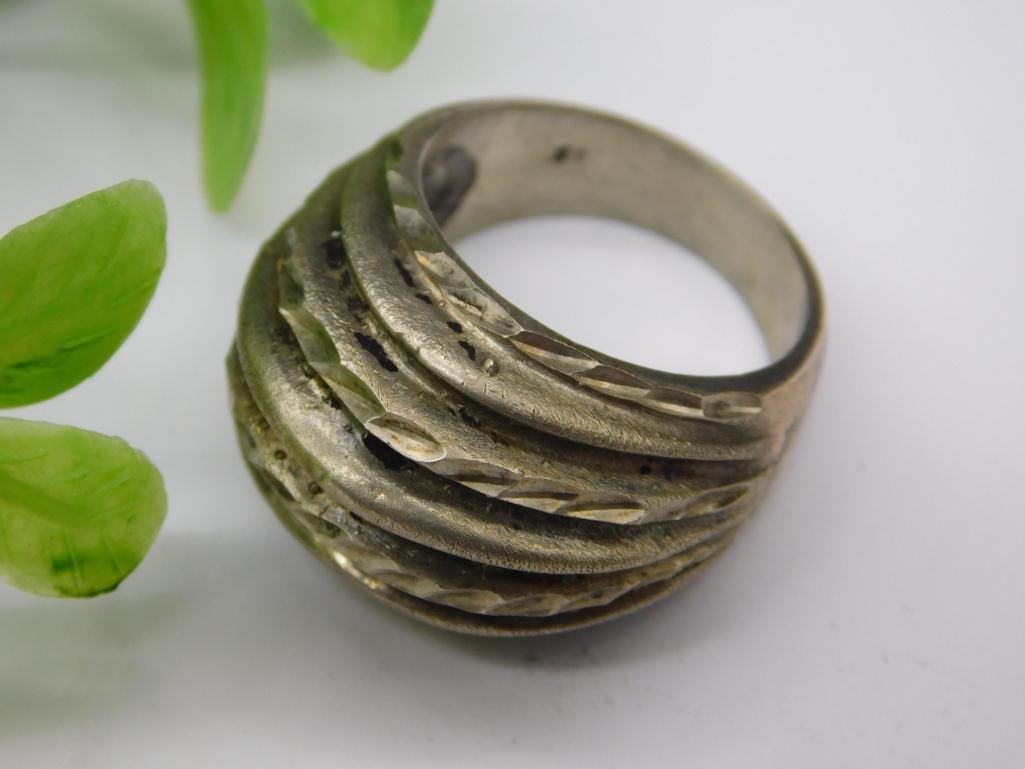 Textured Metal Ring with Display Box Watchmaker Watchmaking Tools (1 of 3)