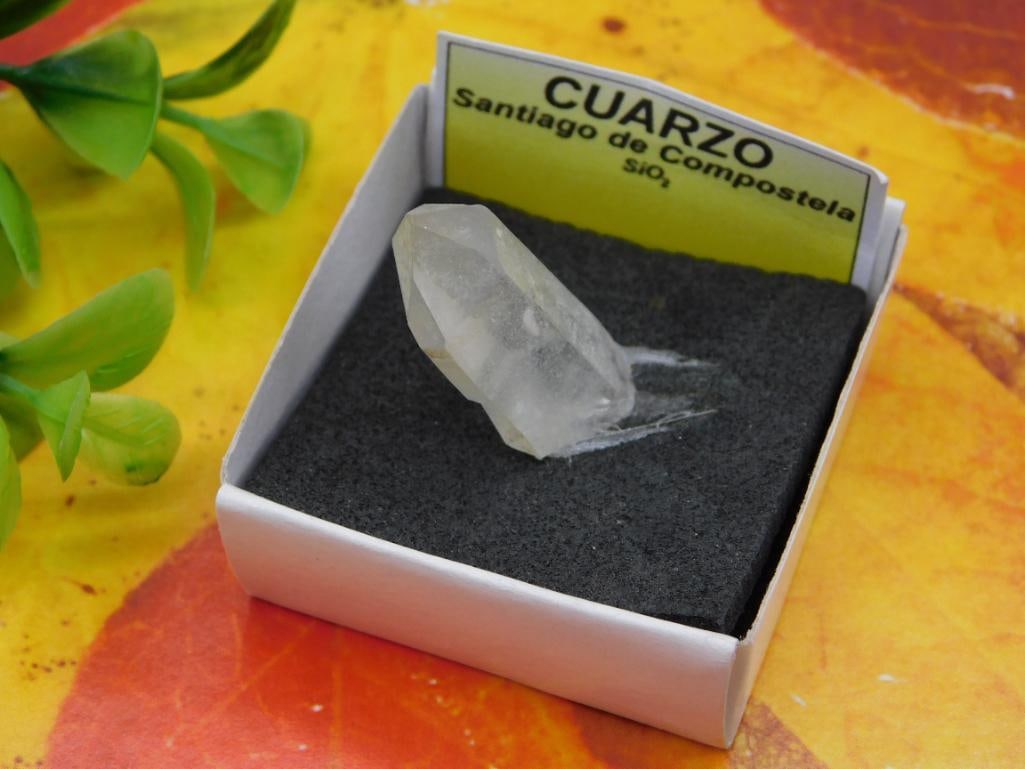 Quartz ROCK STONE LAPIDARY SPECIMEN: Quartz ROCK STONE LAPIDARY SPECIMEN