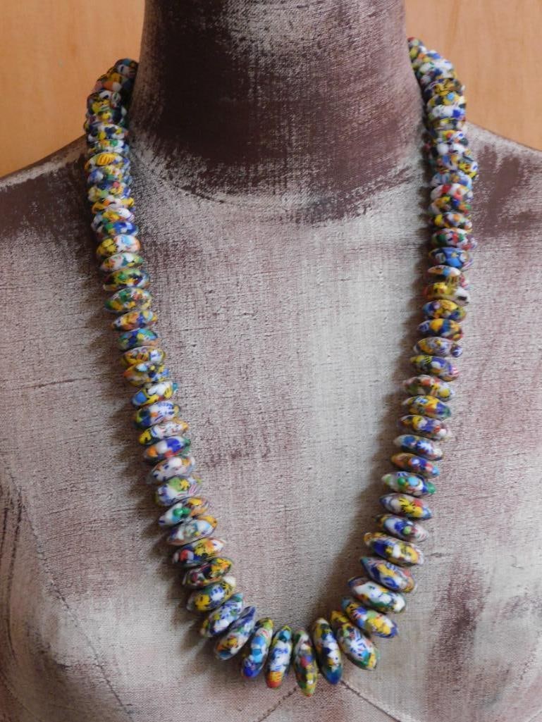 BLACK CANDY SPECKLED GLASS BEADED NECKLACE ROCK STONE LAPIDARY SPECIMEN: BLACK CANDY SPECKLED GLASS BEADED NECKLACE ROCK STONE LAPIDARY SPECIMEN