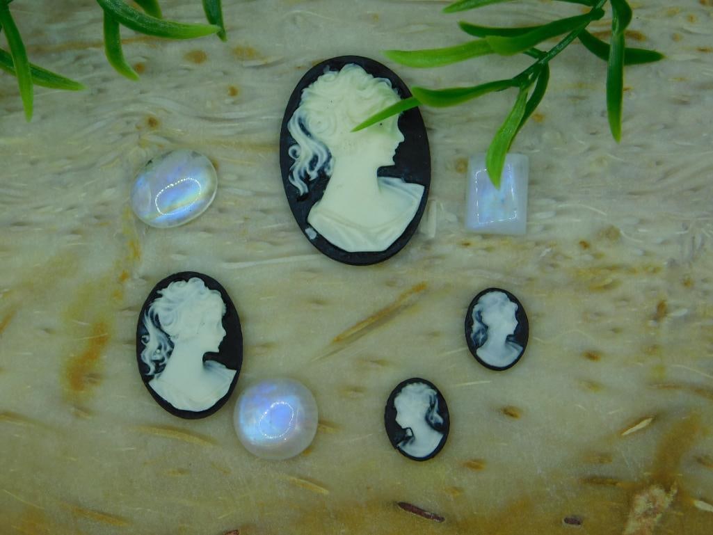 CAMEO AND RAINBOW MOONSTONE CABOCHONS ROCK STONE LAPIDARY SPECIMEN: CAMEO AND RAINBOW MOONSTONE CABOCHONS ROCK STONE LAPIDARY SPECIMEN