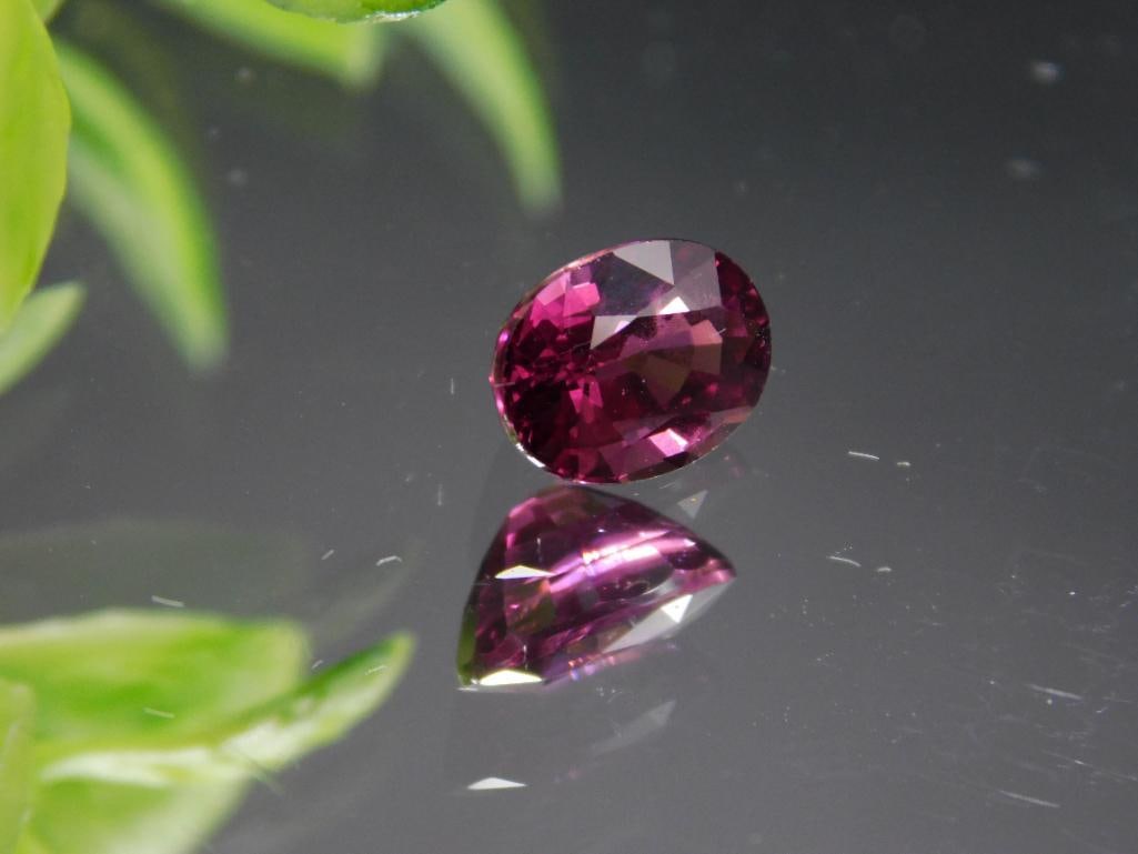 RASPBERRY GARNET GEMSTONE ROCK STONE LAPIDARY SPECIMEN: RASPBERRY GARNET GEMSTONE ROCK STONE LAPIDARY SPECIMEN