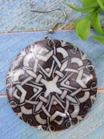 Round Pendant Earring With Geometric Star Design