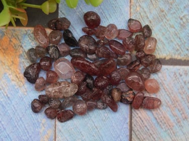 20 Grams of Strawberry Quartz Gemstones ROCK STONE LAPIDARY SPECIMEN