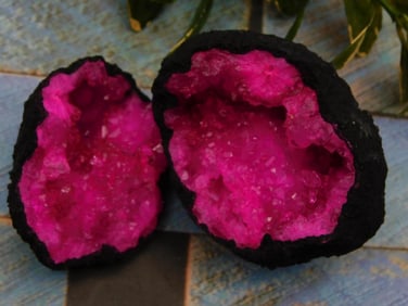 Vivid Pink Quartz Geode Specimen in Black Matrix Rock Stone Lapidary Specimen
