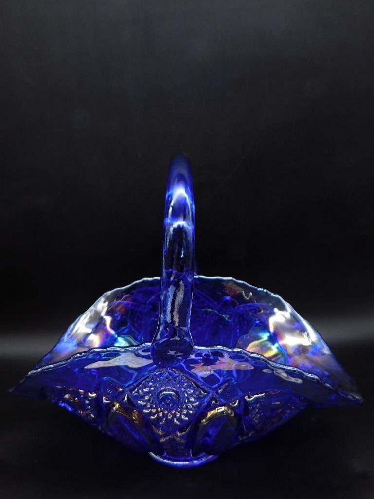 L.E. Smith Blue Slung Glass Carnival Glass Basket: L.E. Smith Blue Slung Glass Carnival Glass Basket