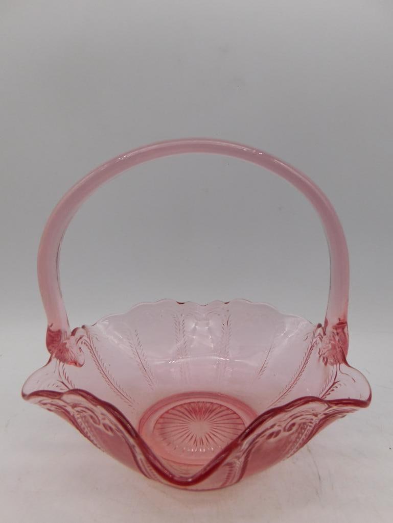 L.E. Smith Pink Slung Glass Basket: L.E. Smith Pink Slung Glass Basket