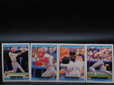 4 Vintage 1990 MLB Baseball Trading Cards