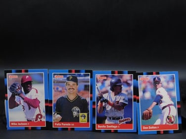 4 Topps Baseball Trading Cards