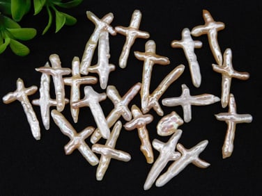 BAROQUE PEARL CROSSES ROCK STONE LAPIDARY SPECIMEN