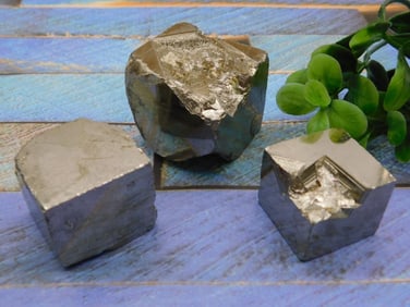NATURAL FORMATION PYRITE CUBE ROCK STONE LAPIDARY SPECIMEN