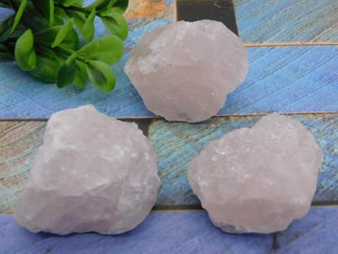 ROSE QUARTZ ROCK STONE LAPIDARY SPECIMEN