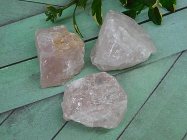 ROSE QUARTZ ROCK STONE LAPIDARY SPECIMEN