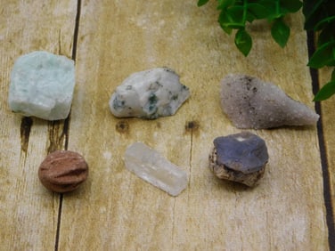 MIXED ROUGH LOT ROCK STONE LAPIDARY SPECIMEN