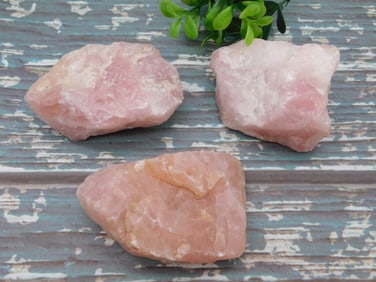 ROSE QUARTZ ROCK STONE LAPIDARY SPECIMEN