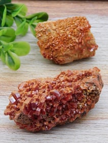 VANADINITE ROCK STONE LAPIDARY SPECIMEN