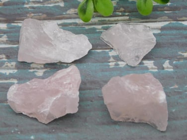 ROSE QUARTZ ROCK STONE LAPIDARY SPECIMEN