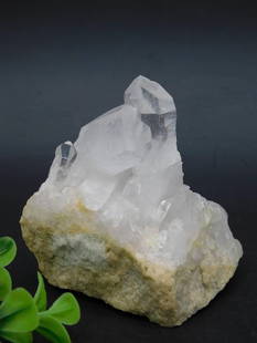 Quartz Crystal Cluster on Matrix Rock: Quartz Crystal Cluster on Matrix Rock