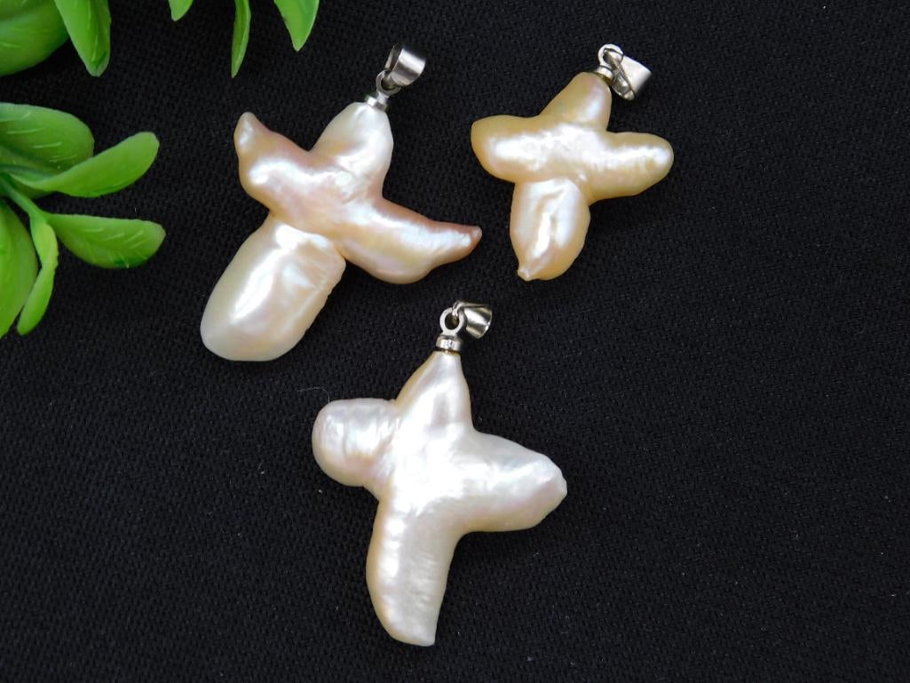 BAROQUE PEARL CROSSES ROCK STONE LAPIDARY SPECIMEN: BAROQUE PEARL CROSSES ROCK STONE LAPIDARY SPECIMEN