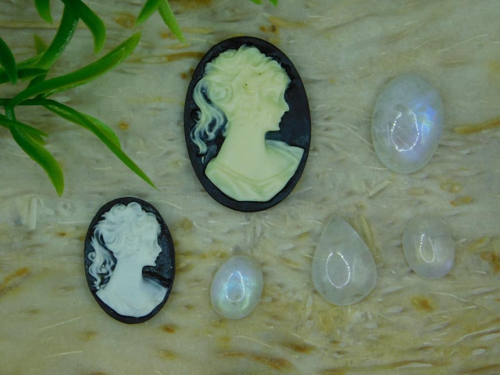 CAMEO AND RAINBOW MOONSTONE CABOCHONS ROCK STONE LAPIDARY SPECIMEN: CAMEO AND RAINBOW MOONSTONE CABOCHONS ROCK STONE LAPIDARY SPECIMEN