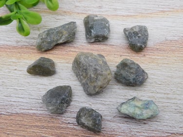 LABRADORITE ROCK STONE LAPIDARY SPECIMEN