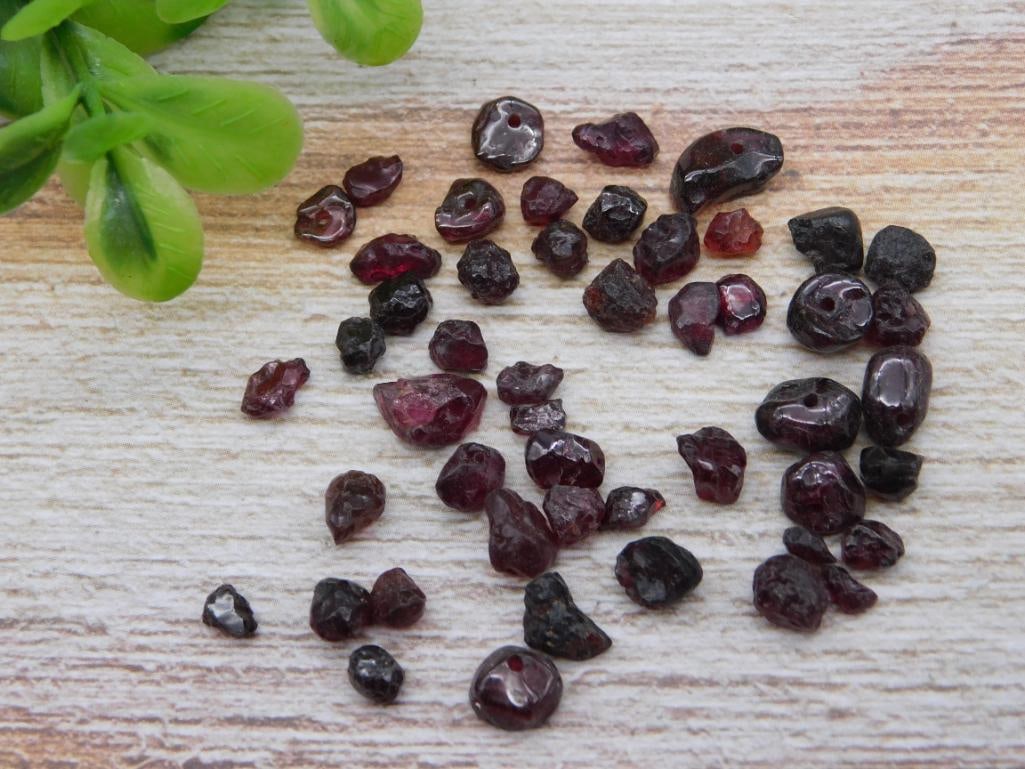 GARNET ROCK STONE LAPIDARY SPECIMEN: GARNET ROCK STONE LAPIDARY SPECIMEN