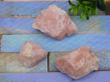 ROSE QUARTZ ROCK STONE LAPIDARY SPECIMEN