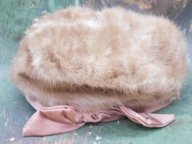 WOLFS DES MOINES FUR HAT VINTAGE ANTIQUE
