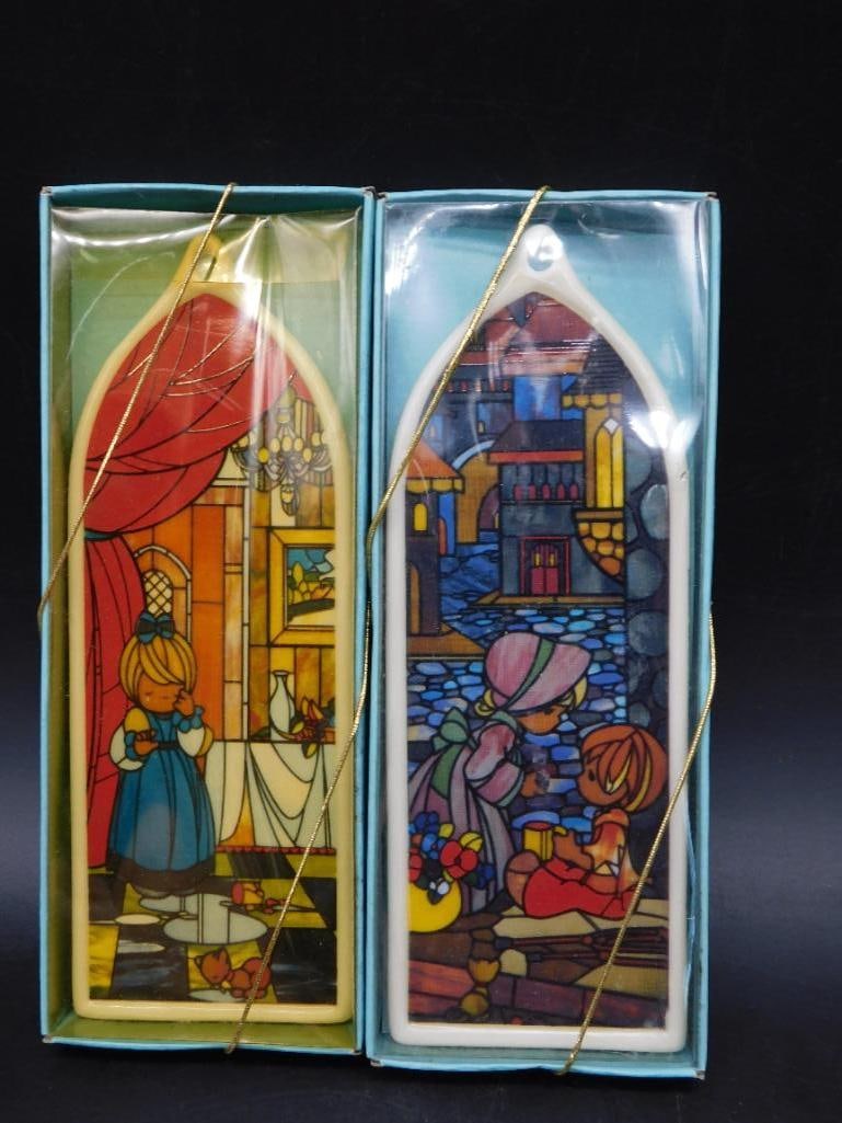PRECIOUS MOMENTS STAINED GLASS STYLE ORNAMENT: PRECIOUS MOMENTS STAINED GLASS STYLE ORNAMENT