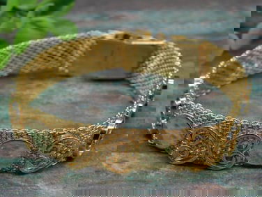 BRACELET