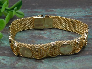 BRACELET