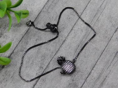 ADJUSTABLE BRACELET
