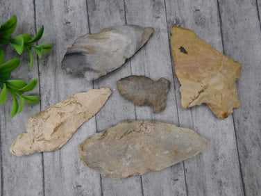 HAND KNAPPED ARTIFACT ROCK STONE LAPIDARY SPECIMEN