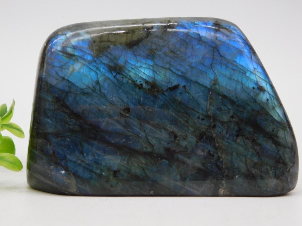 LABRADORITE ROCK STONE LAPIDARY SPECIMEN: LABRADORITE ROCK STONE LAPIDARY SPECIMEN