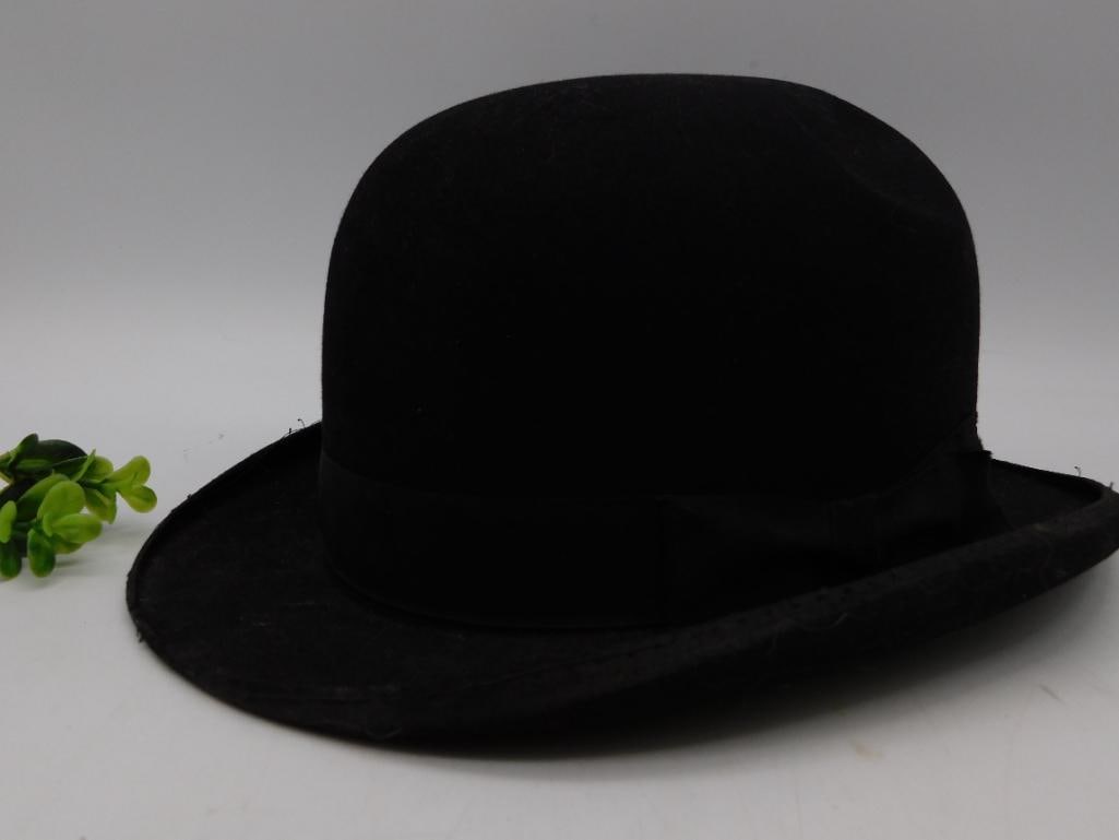 Classic Black Bowler Hat in Wool Blend Material: Classic Black Bowler Hat in Wool Blend Material