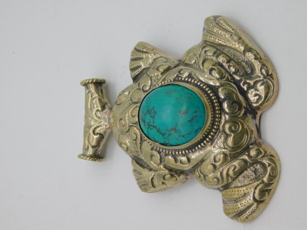 TURQUOISE AND METAL FROG PENDANT ROCK STONE LAPIDARY SPECIMEN: WELCOME TO HATMAN AUCTIONS! SPECIAL NOTICE: Please see photos for measurements and descriptions. ***Yes, we have in house shipping with MANY REPEAT CUSTOMERS because of our streamlined service. ****We