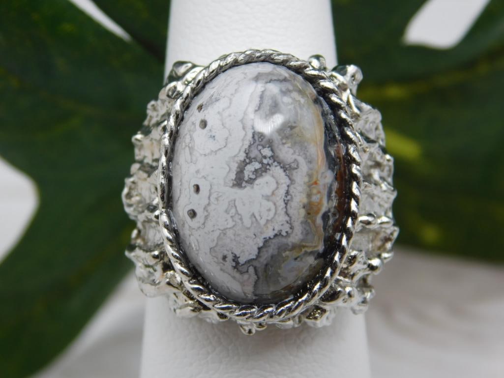CRAZY LACE RING ROCK STONE LAPIDARY SPECIMEN: WELCOME TO HATMAN AUCTIONS! SPECIAL NOTICE: Please see photos for measurements and descriptions. ***Yes, we have in house shipping with MANY REPEAT CUSTOMERS because of our streamlined service. ****We