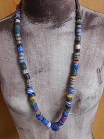 AFRICAN TRADE BEADS ROCK STONE LAPIDARY SPECIMEN