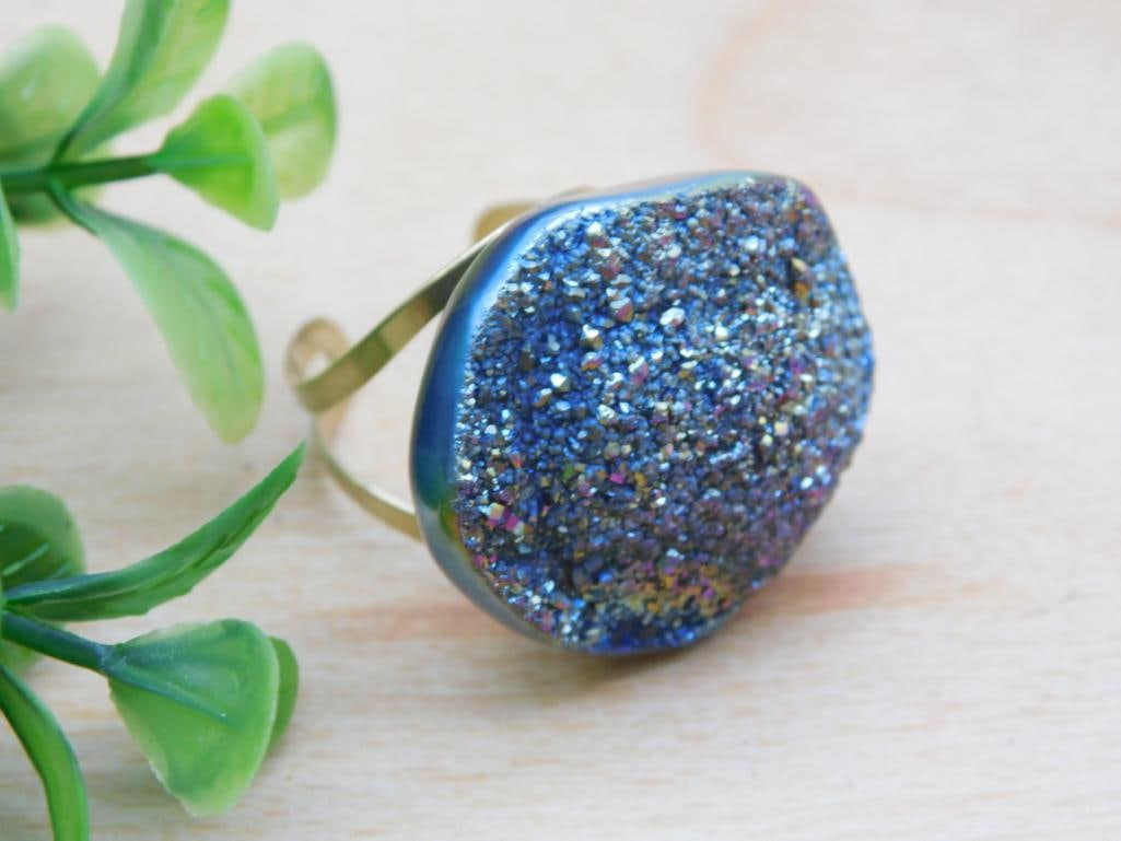 TITANIUM AMETHYST RING ROCK STONE LAPIDARY SPECIMEN: TITANIUM AMETHYST RING ROCK STONE LAPIDARY SPECIMEN