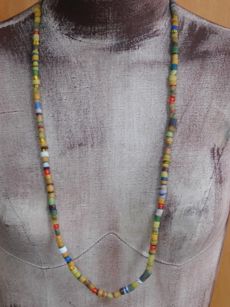 AFRICAN TRADE BEAD NECKLACE ROCK STONE LAPIDARY SPECIMEN: AFRICAN TRADE BEAD NECKLACE ROCK STONE LAPIDARY SPECIMEN