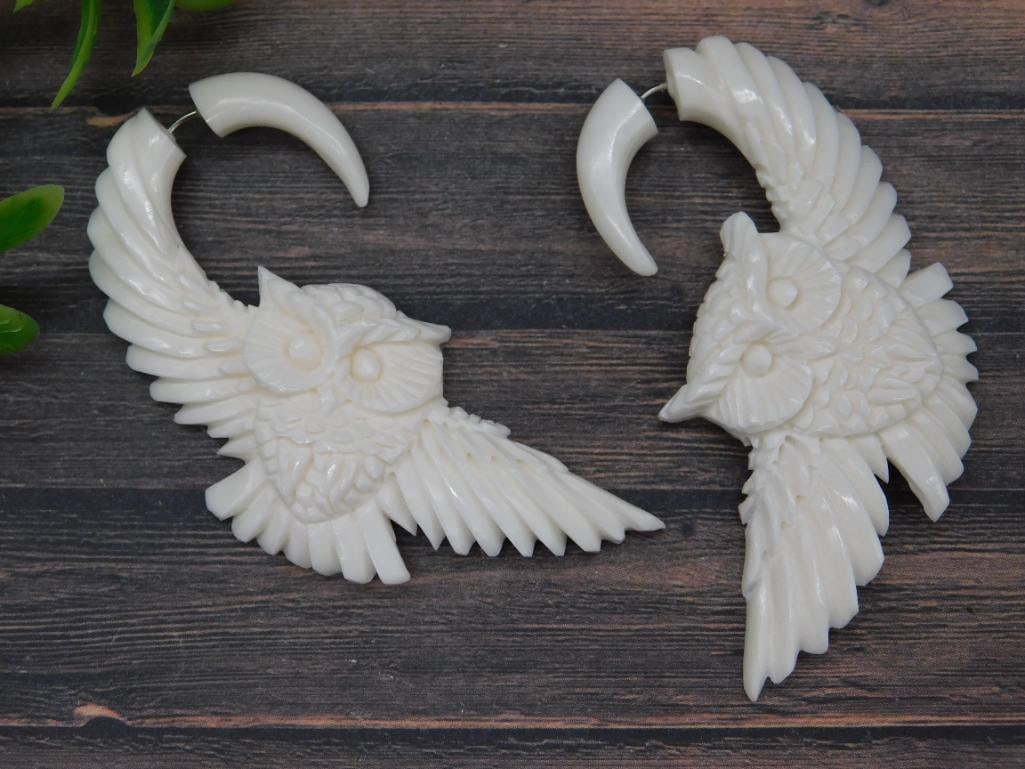 CARVED BONE OWL EARRINGS ROCK STONE LAPIDARY SPECIMEN: CARVED BONE OWL EARRINGS ROCK STONE LAPIDARY SPECIMEN