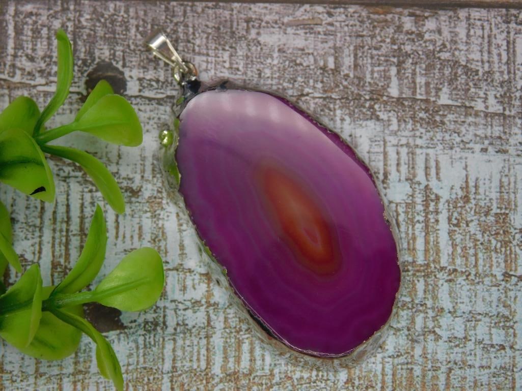 AGATE SLICE PENDANT ROCK STONE LAPIDARY SPECIMEN: AGATE SLICE PENDANT ROCK STONE LAPIDARY SPECIMEN
