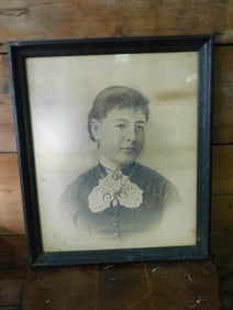 FRAMED VINTAGE PORTRAIT ANTIQUE PHOTOGRAPHY